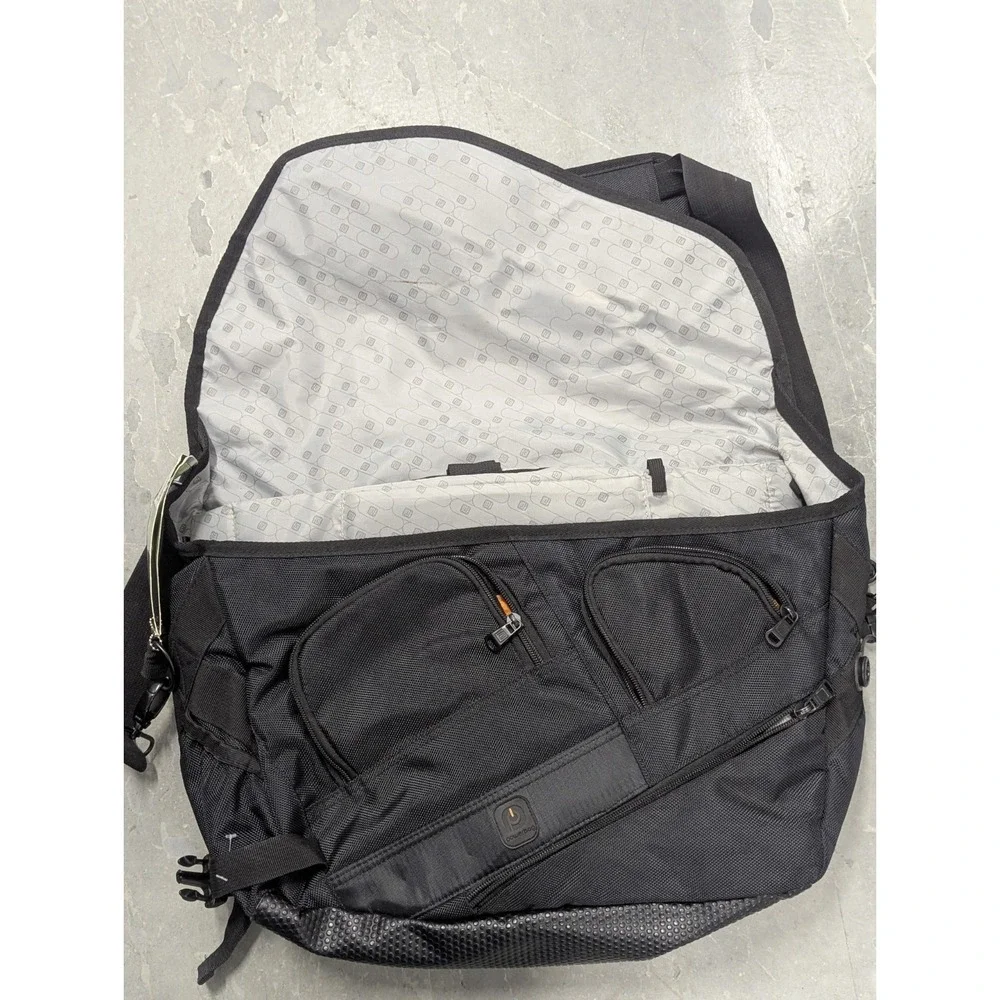FUL Messenger Powerbag Bag With Built In Power Charger Battery Pack NWT